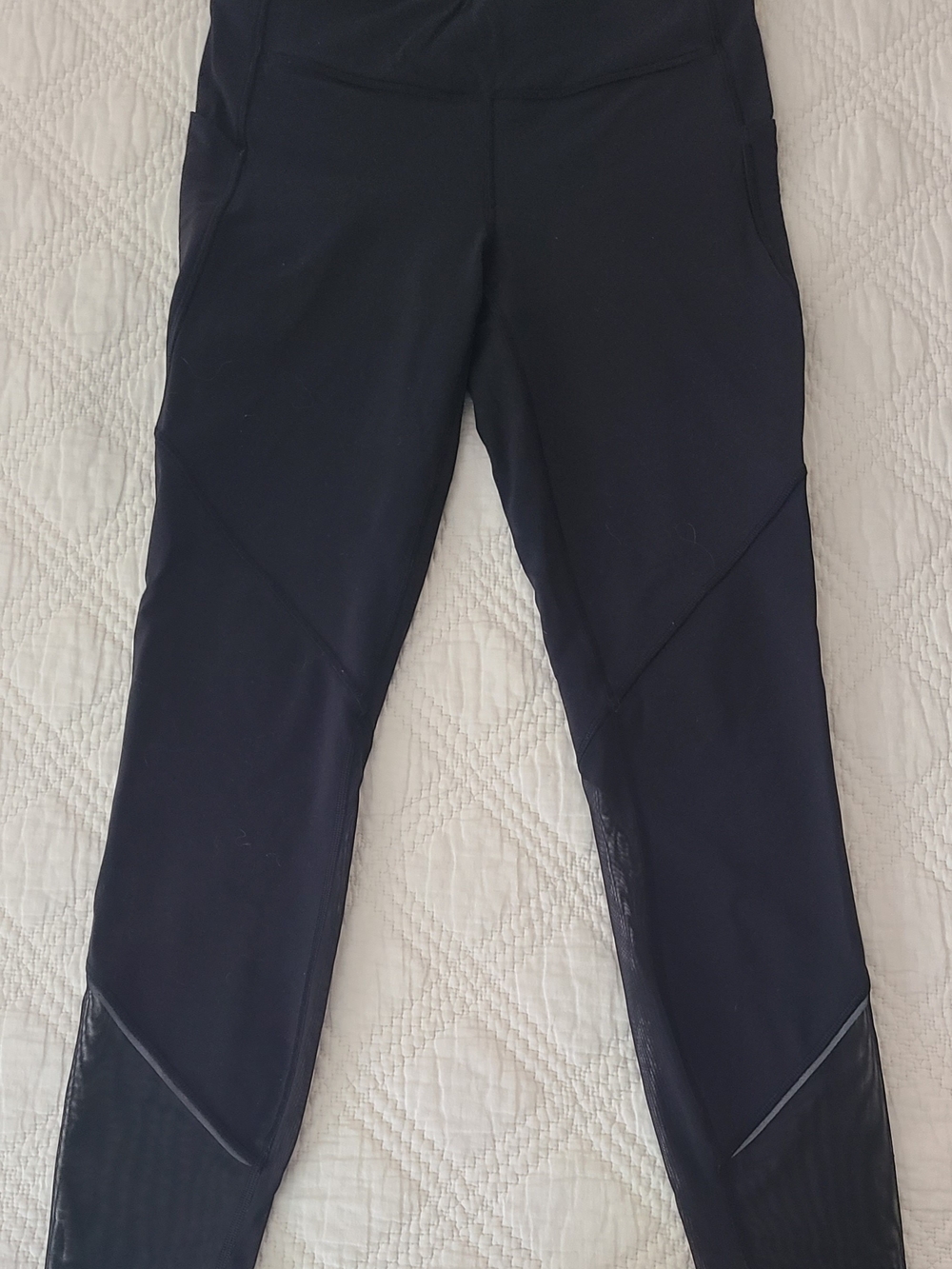 lululemon athletica Black Athletic Leggings (Size 6)